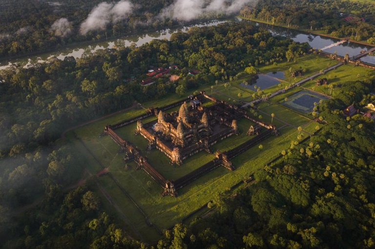 Phnom Penh Photography Collective Marks First Year with Exhibition