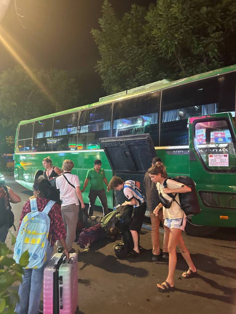 bus from Phnom Penh to Ho Chi Minh City